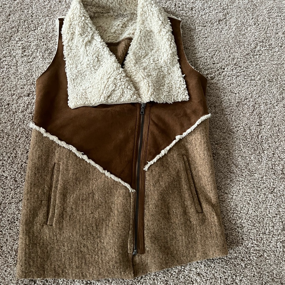 LOGO by Lori Goldstein Sherpa Vest